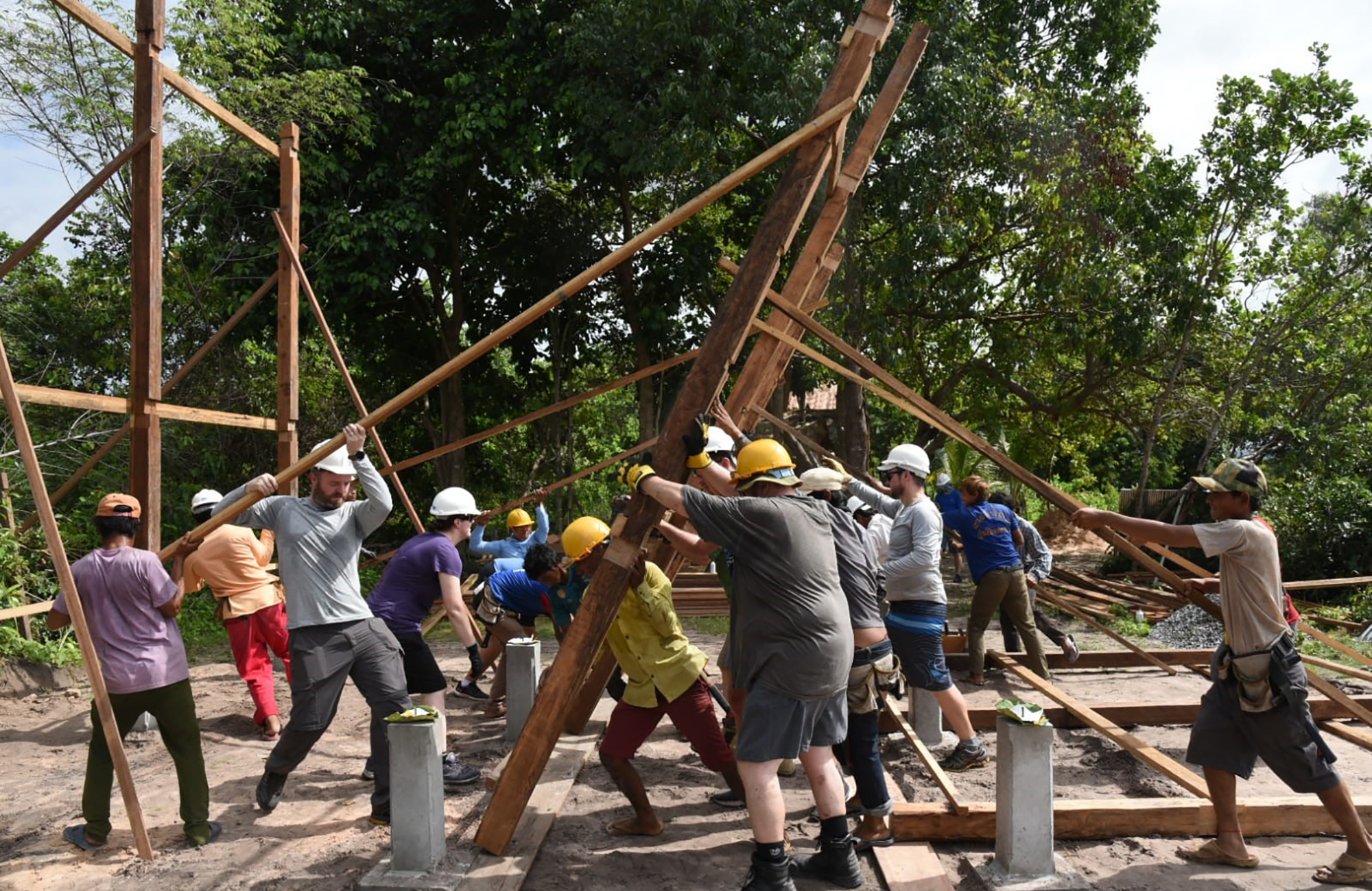 helping-to-break-the-poverty-cycle-in-cambodia-hero.jpeg