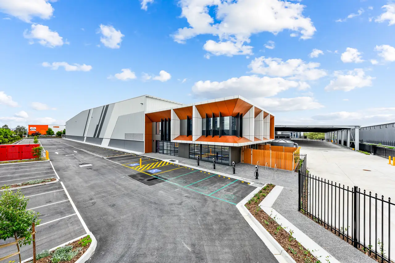 Barracks_at_Metroplex_QLD_Barracks_Road_Shed_Aerial_Street_View.webp
