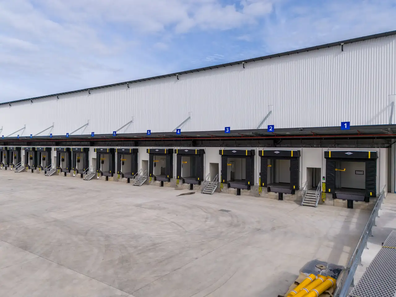 Barracks_at_Metroplex_QLD_Moco_Foods_Wacol_Industrial_Warehouse_Rear_View_Loading_Bays.webp