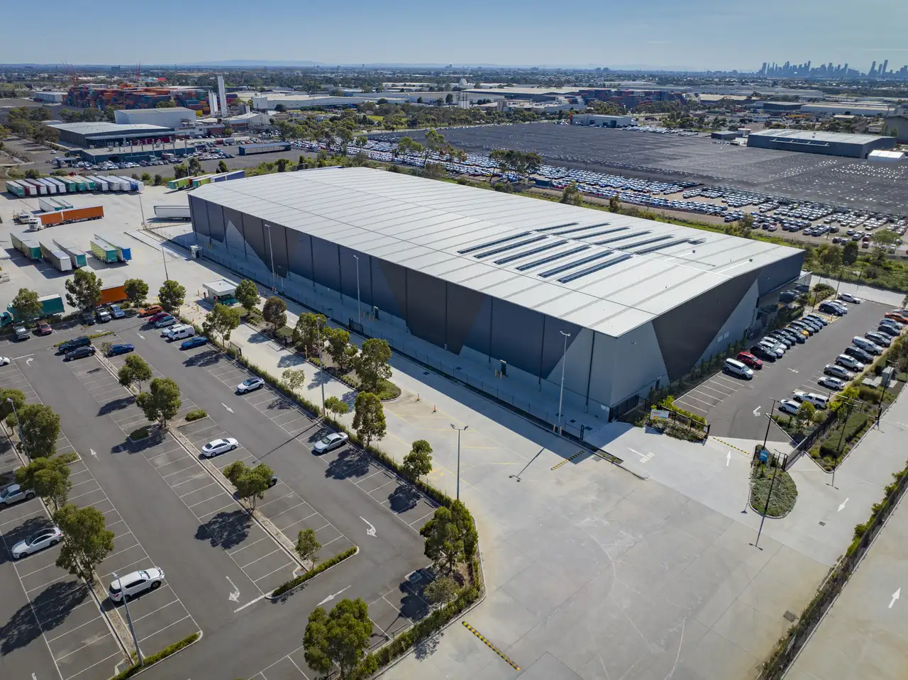 Portlinks_Logistics_Estate_VIC_Building_Exterior-2.webp