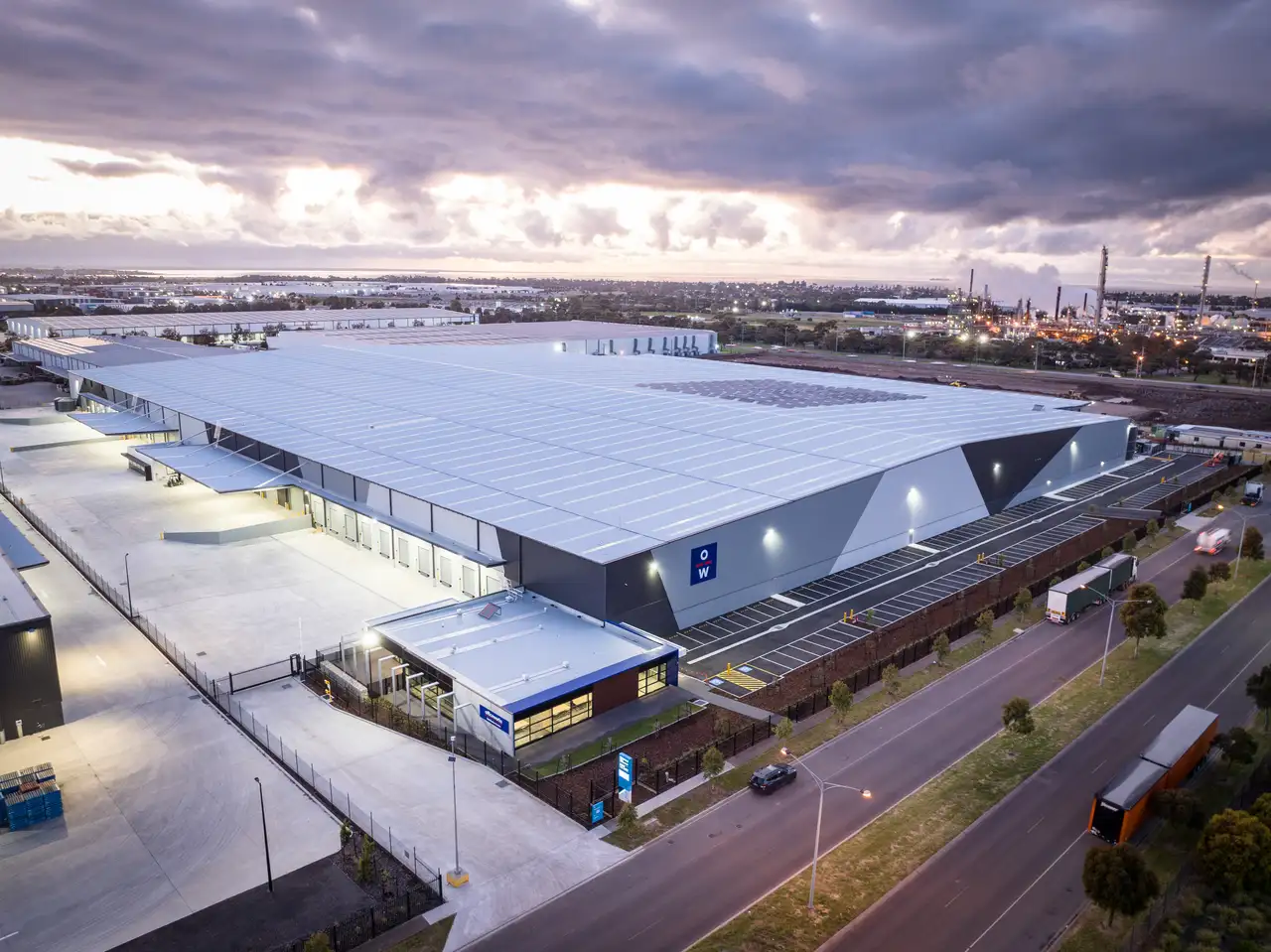 Portlinks_Logistics_Estate_VIC_Officeworks_Building_Exterior.webp
