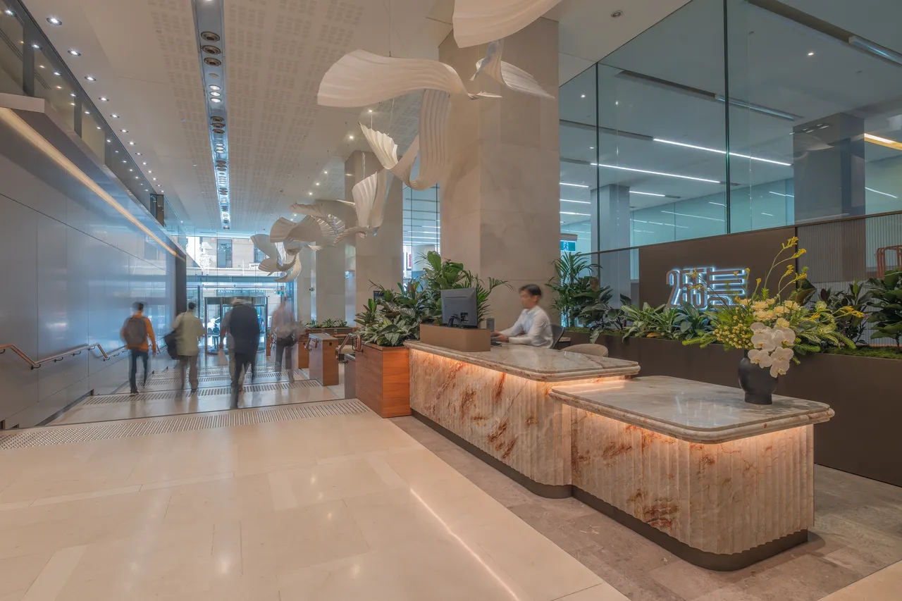 IMF-Investors-Real-Estate-Asset-Office-255 -Pitt-Interior.webp