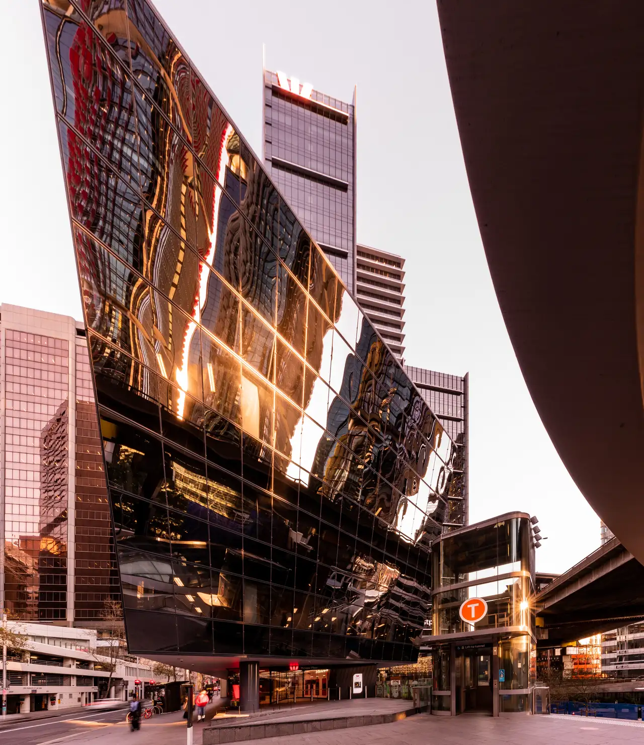 Westpac_Place_275_Kent_Street_Sydney_NSW_Building_Exterior_Reflection_On-Building.webp