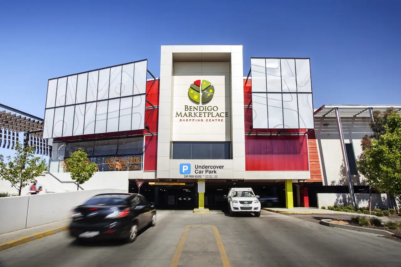 Bendigo_Marketplace_VIC_Retail_Building_Exterior_Entrance.webp
