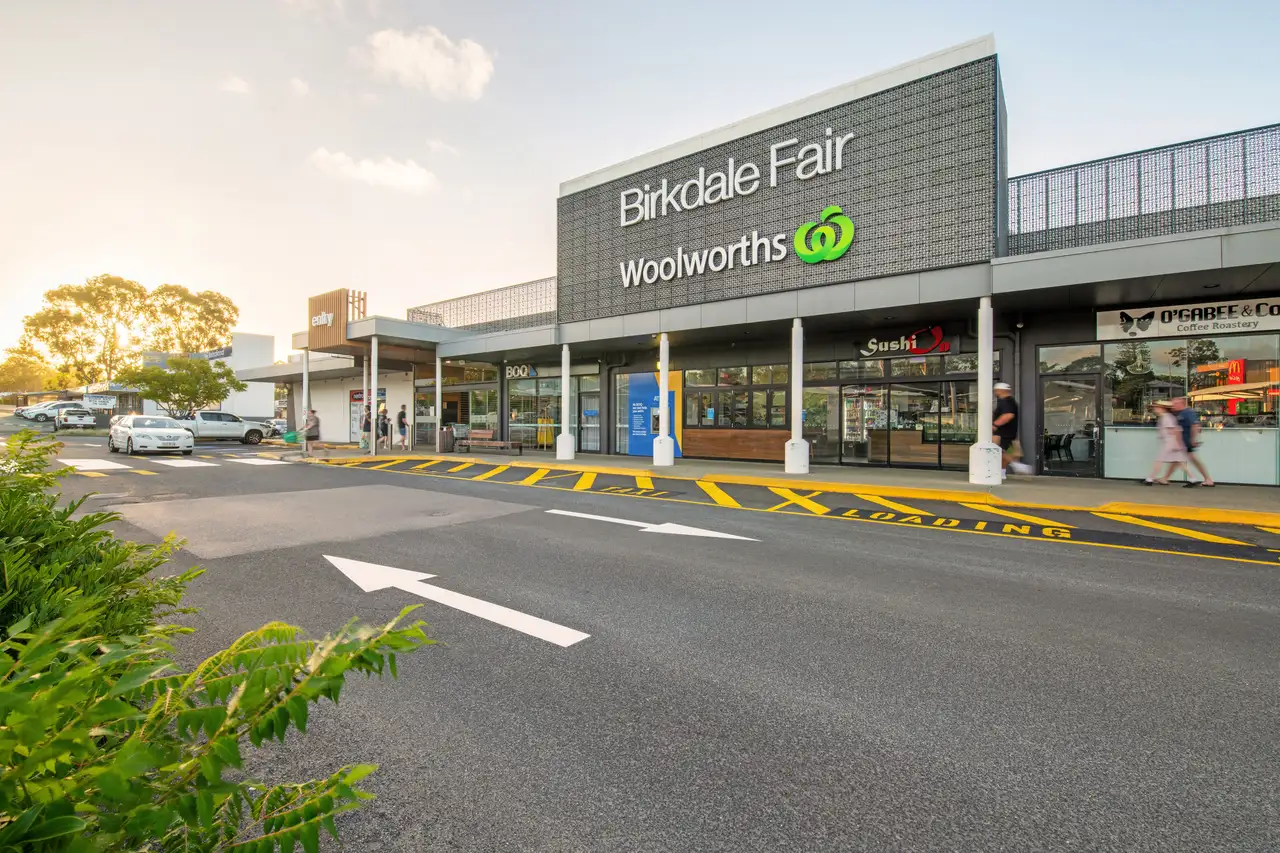 Birkdale_Fair_QLD_Retail_Building_Exterior-Entrance.webp