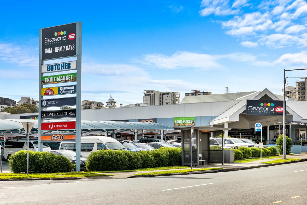 Caloundra_Village_QLD_Retail_Building_Exterior_Signage.webp