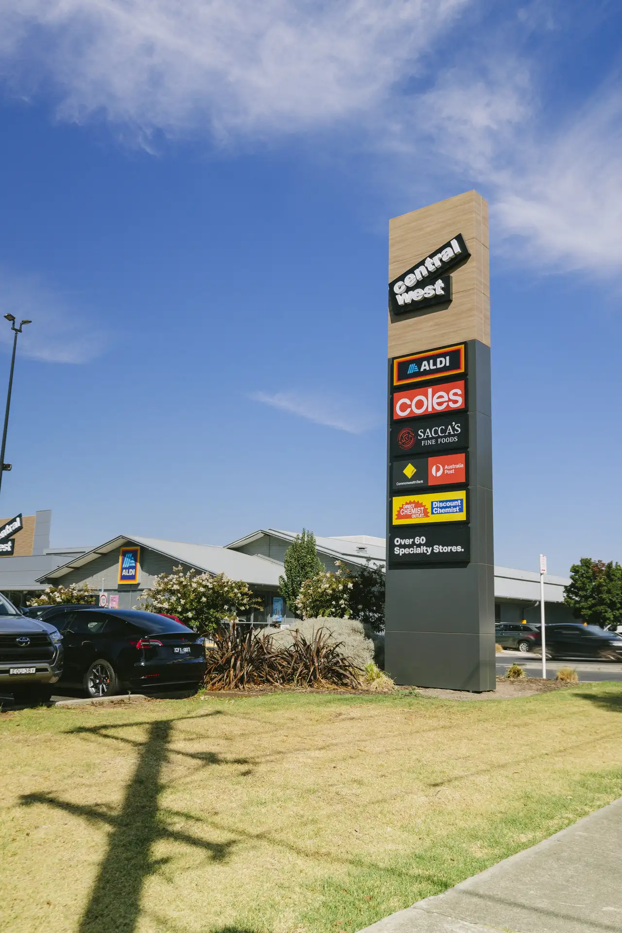 Central_West_Shopping_Centre_VIC_Retail_Building_Exterior_Signage.webp
