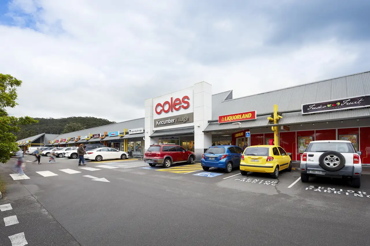 Kincumber_Village_NSW_Retail_Building_Exterior_Parking.webp