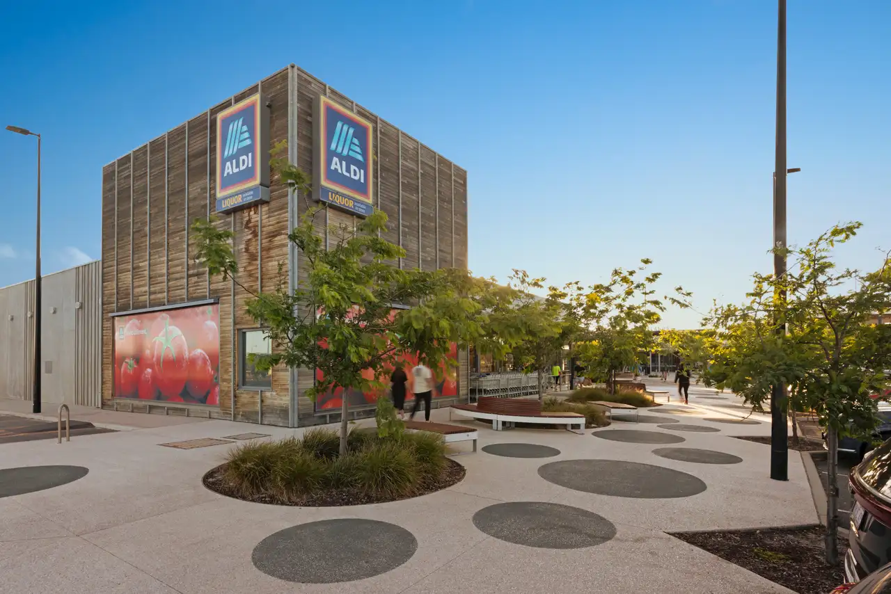 Lakelands_WA_Retail_Building_Exterior_Pedestrian_Area.webp