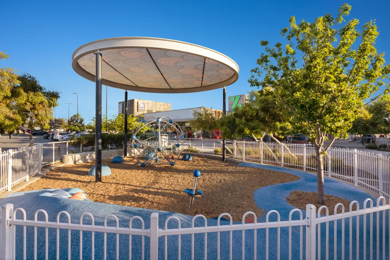 Lakelands_WA_Retail_Building_Exterior_Playground.webp