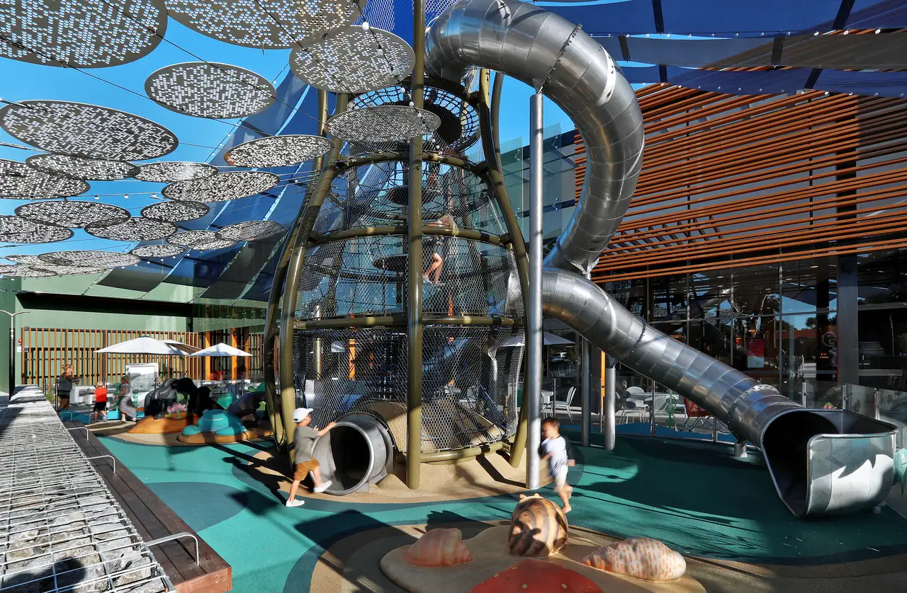 Mandurah_Forum_WA_Retail_Building_Exterior_Play_Area.webp