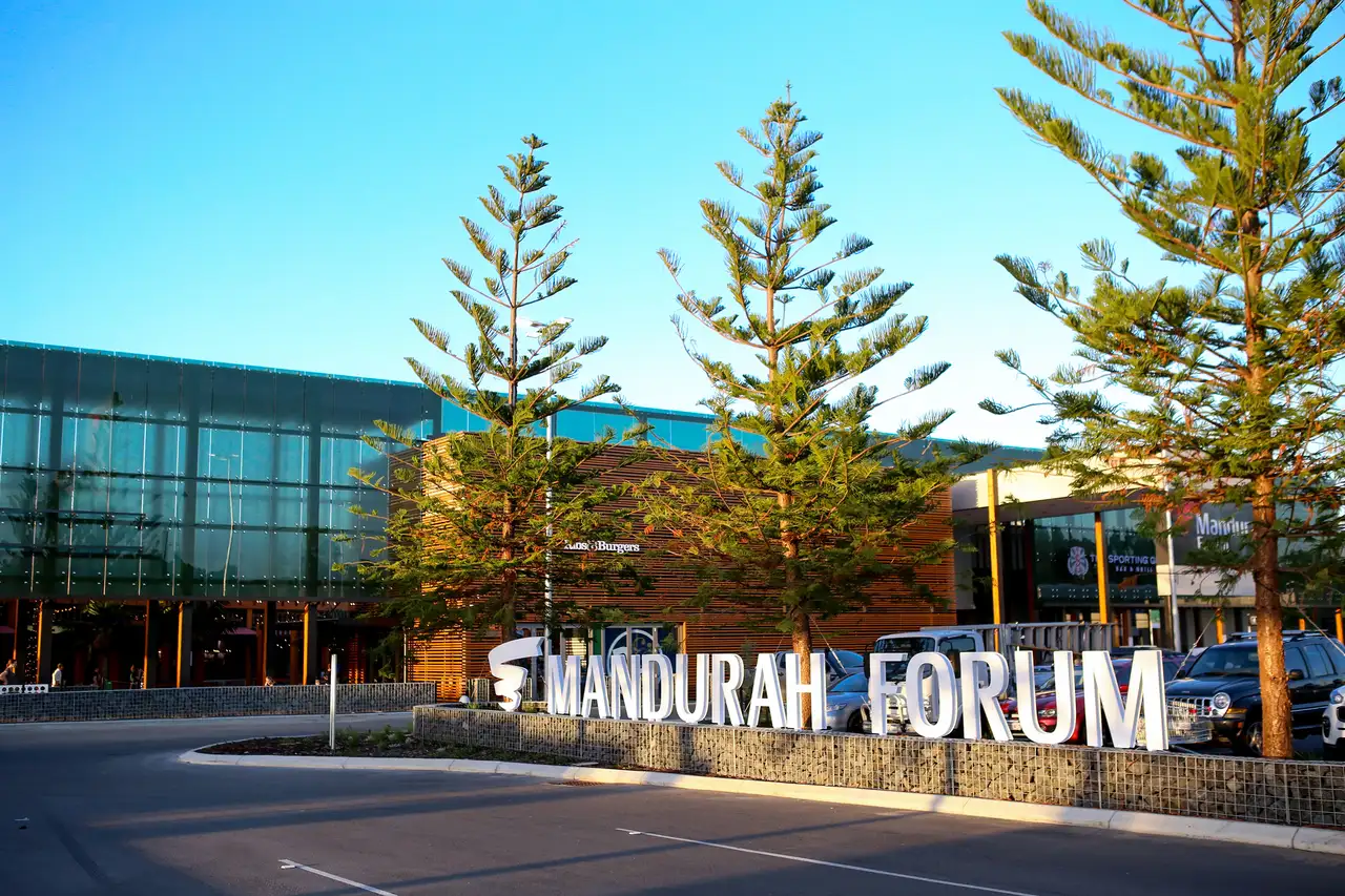 Mandurah_Forum_WA_Retail_Building_Exterior_Signage.webp