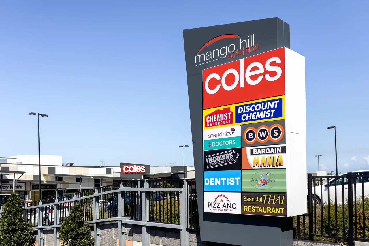 Mango_Hill_Market_place_QLD_Retail_Building_Exterior_Signage.webp