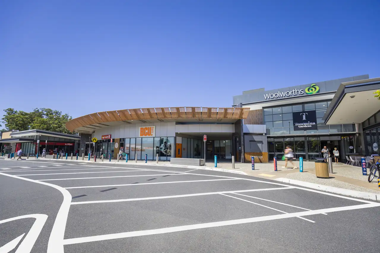 Toormina_Gardens_NSW_Retail_Building_Exterior_Parking.webp