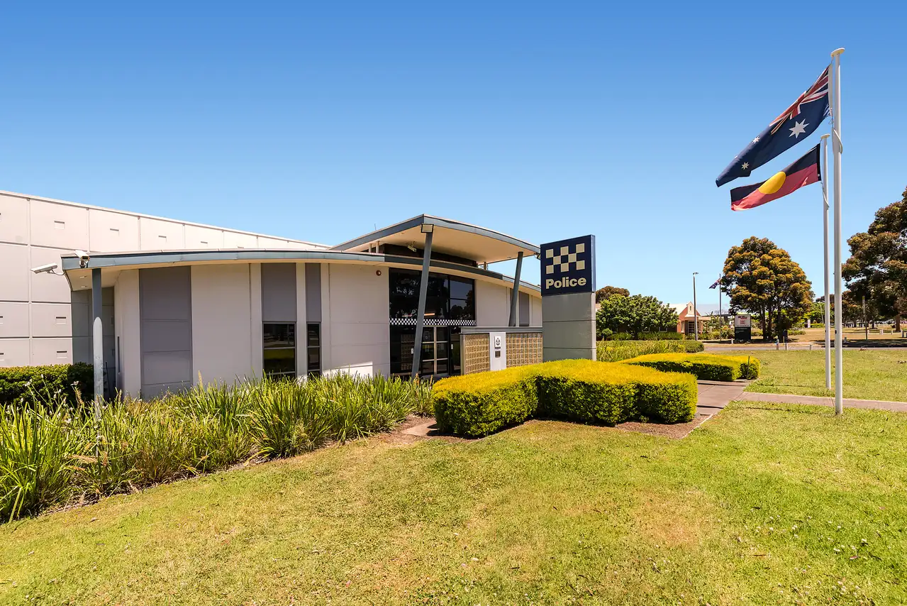 Craigieburn_Police_Station_VIC_Building_Exterior-2.webp