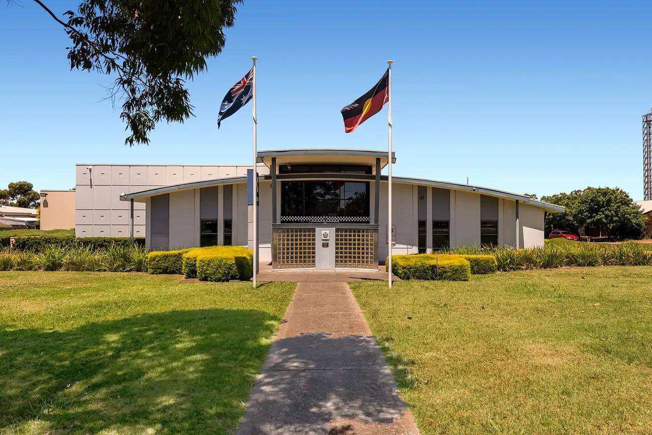 Craigieburn_Police_Station_VIC_Building_Exterior.webp