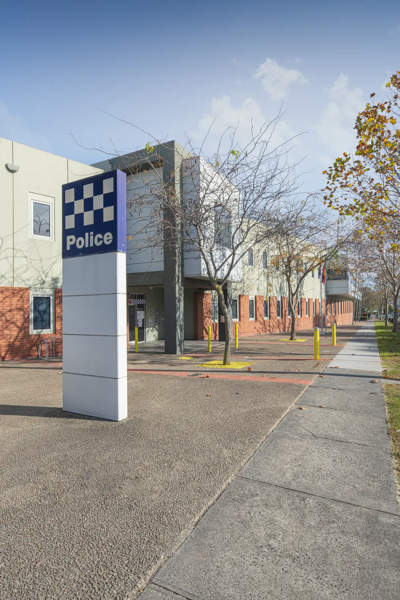 Dandenong_Police_Station_and_Law_Courts_VIC_Building_Exterior_Police_Signage.webp