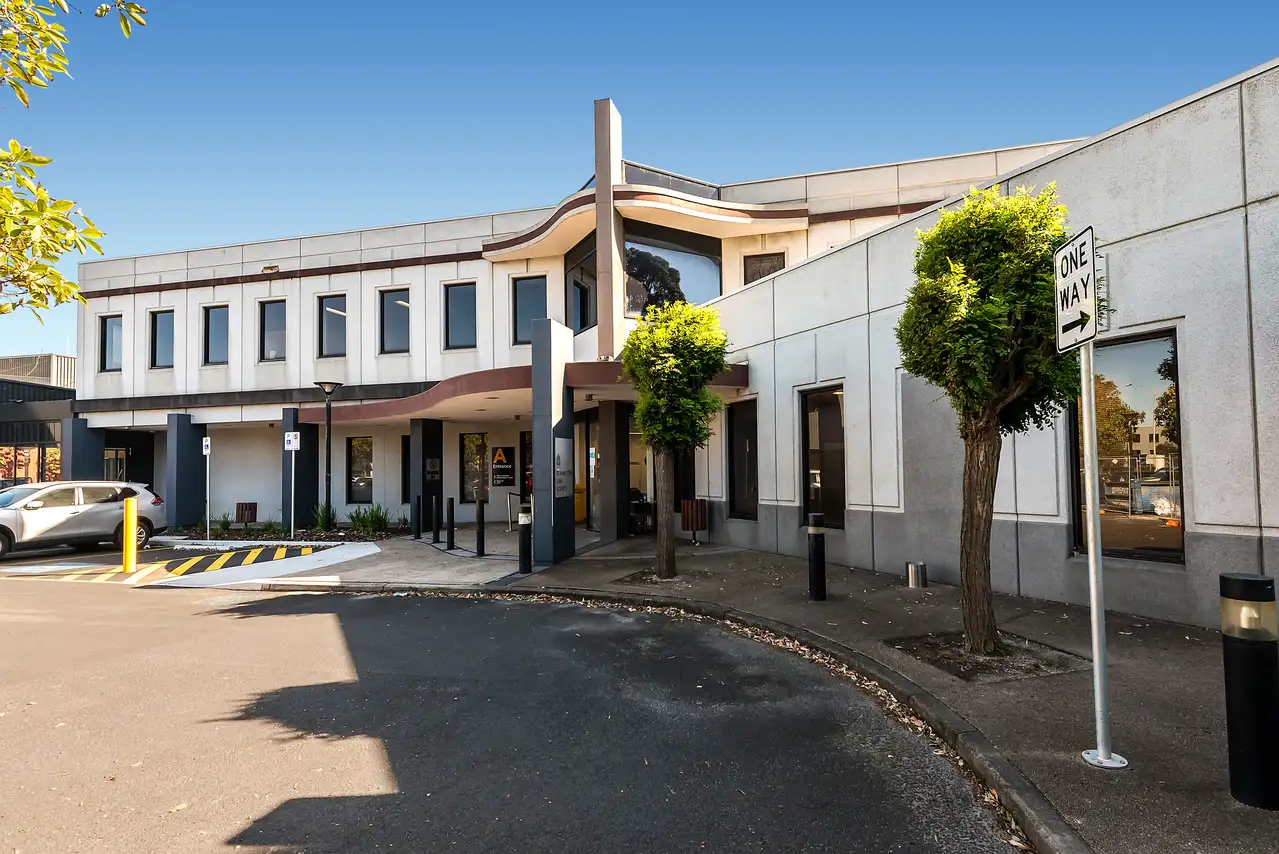 Frankston_Police_Station _and_Law_Courts-Building_Exterior.webp