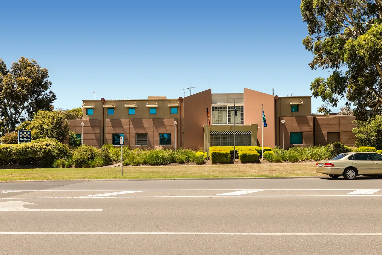 Keilor_Downs_Police_Station_VIC_Building_Exterior-2.webp